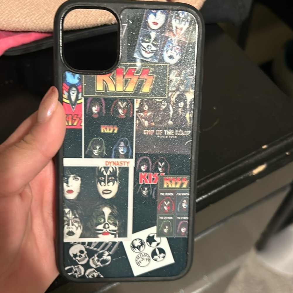 Kiss phone case iphone 11